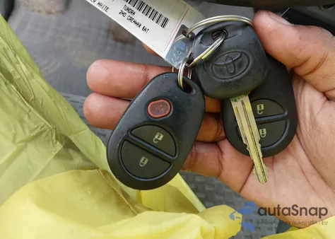 2007 Toyota Tundra Sr5 5.7L V8 z USA, uszkodzony, nr VIN 5TBEV54137S462558